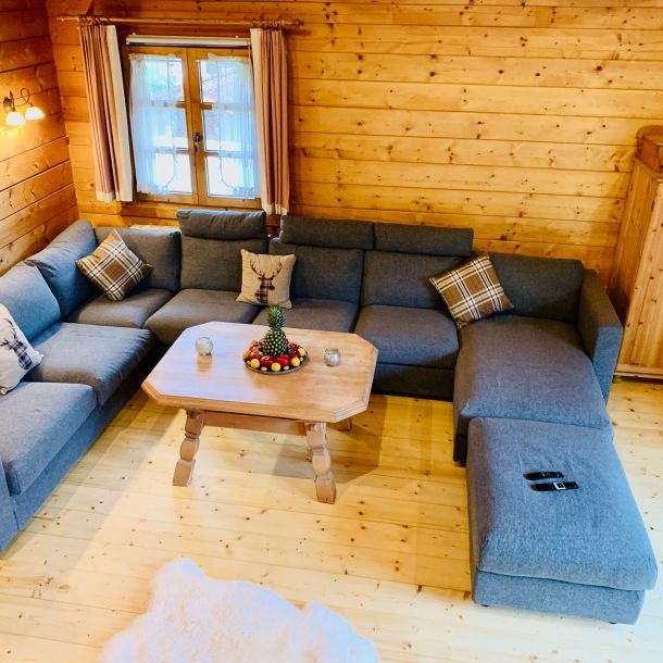 Wohnzimmer mit Couch